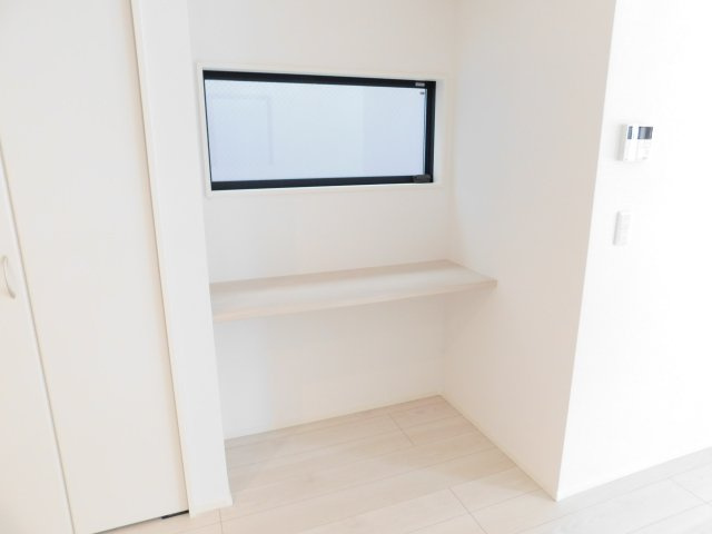 名古屋市熱田区木之免町の新築一戸建のその他|◇リビングカウンター◇　　お子様の勉強やワークスペースなどに利用できます♪
