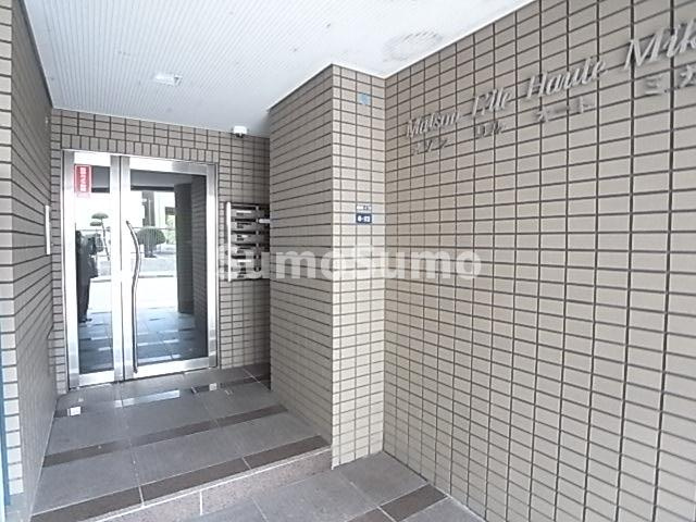 神戸市東灘区御影石町４丁目の賃貸マンションのエントランス