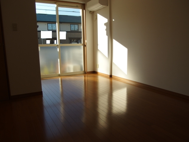 岡崎市上里２丁目のテラスの洋室