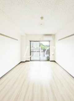 【居間・リビング】 | サンパレス日向 | 洋室のお部屋です。