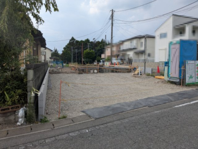LIGNAGE 箕郷町西明屋01期の前面道路含む現地写真