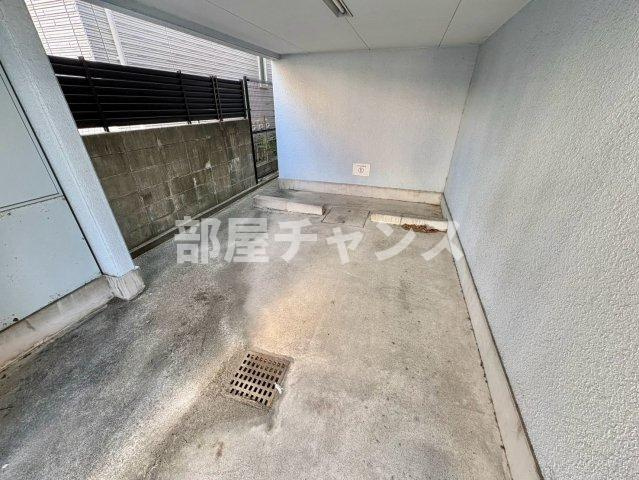 エスポア庄内緑地の駐車場