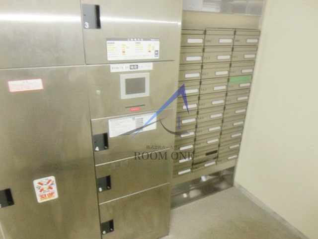 プレステージ錦糸町のその他共用部分|宅配ボックスと集合ポストです。