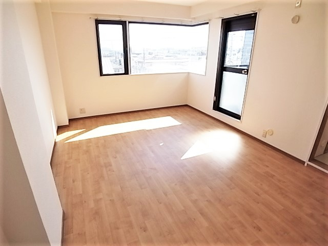 神戸市東灘区甲南町４丁目の賃貸マンションの居間・リビング