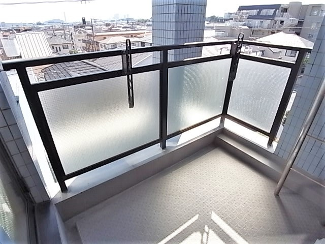 神戸市東灘区甲南町４丁目の賃貸マンションのバルコニー