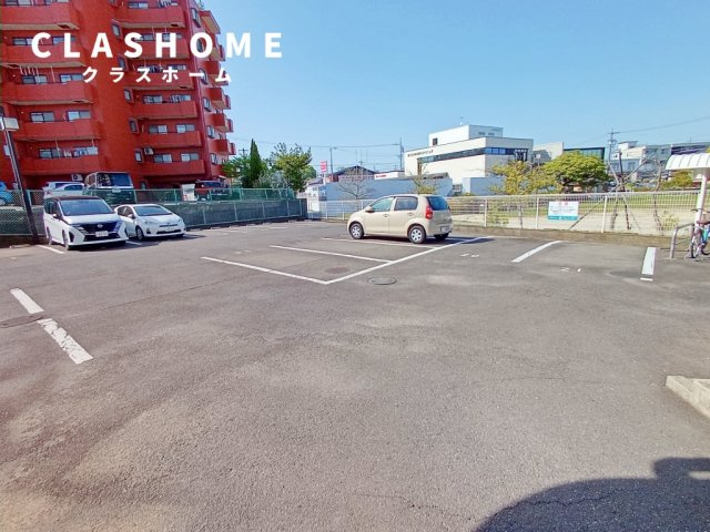 コンフォートフカヤ　　刈谷市近郊の賃貸はクラスホーム刈谷店の駐車場
