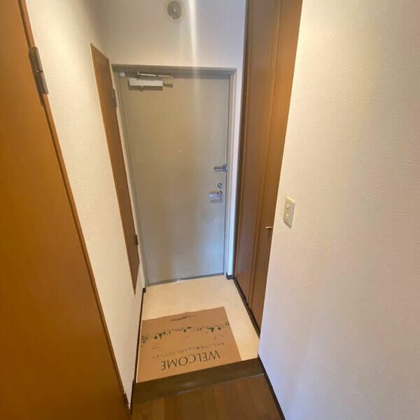 ヴァンヴェール三輪の玄関