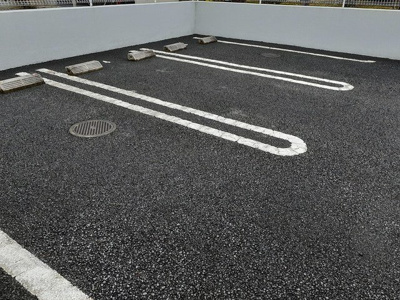 【駐車場】 | ラフィネヴィラ | カースペースがあります