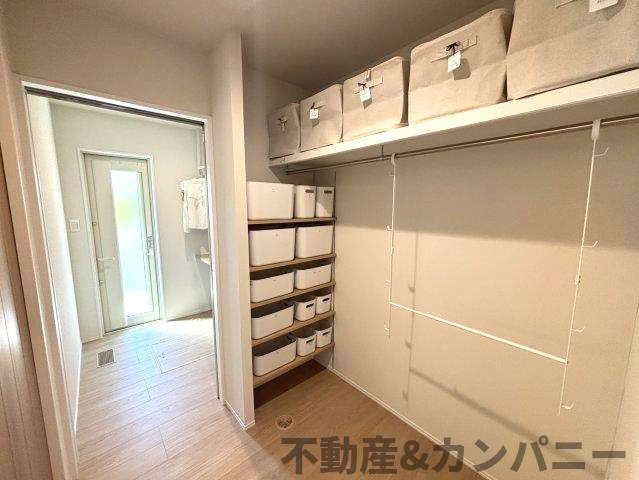 伊予市下吾川の新築戸建の収納|洗濯物をすぐしまうことができます