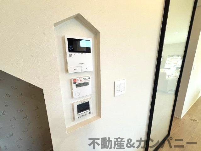 伊予市下吾川の新築戸建の防犯設備|おうちの形のリモコンニッチです