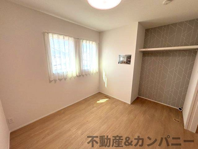伊予市下吾川の新築戸建の洋室|使い勝手のいい洋室です