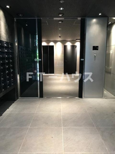 S-RESIDENCE市川のエントランス