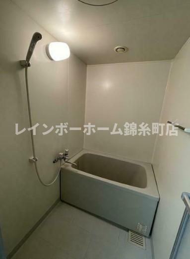 ISIIビルの浴室