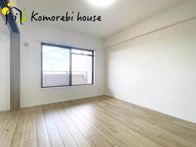 ベルヴィル大宮A棟の洋室|明るい洋室です