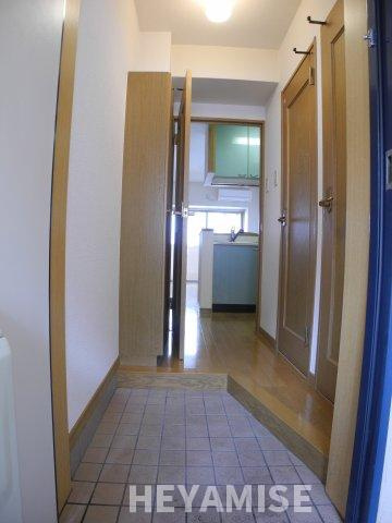 ヴェルシャトレーの玄関|※同間取りの別の階のお部屋の画像です※