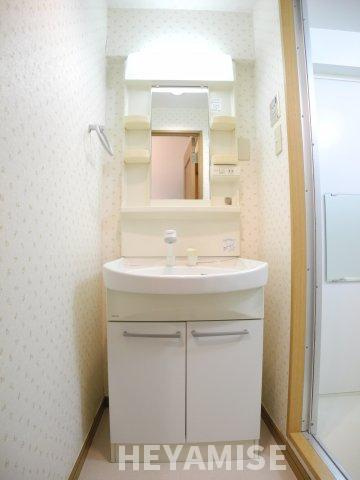 ヴェルシャトレーの洗面所|※同間取りの別の階のお部屋の画像です※