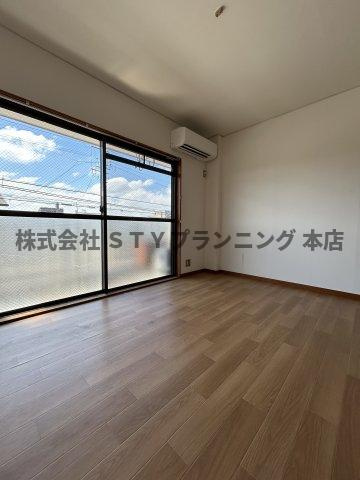 仲介手数料0円！サンシャイン岩倉の洋室