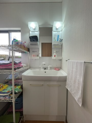 弥生町戸建ての独立洗面台