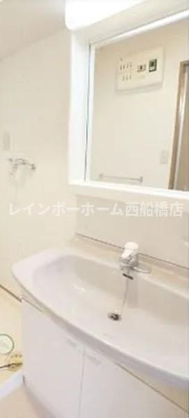 ボナール鶴の洗面所