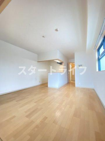 大阪市東淀川区東中島２丁目の賃貸マンションの居間・リビング