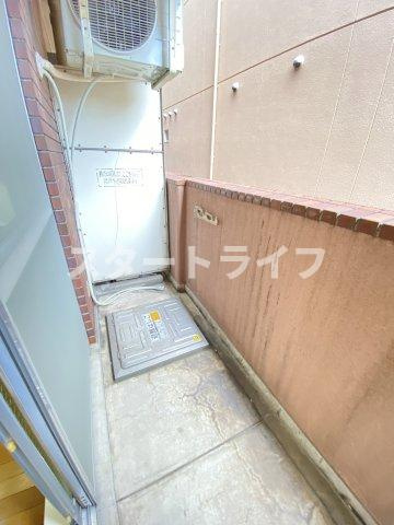 大阪市淀川区西中島７丁目の賃貸マンションのバルコニー