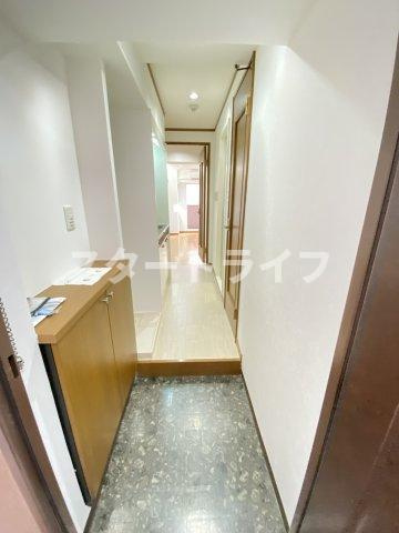 大阪市淀川区西中島７丁目の賃貸マンションの玄関