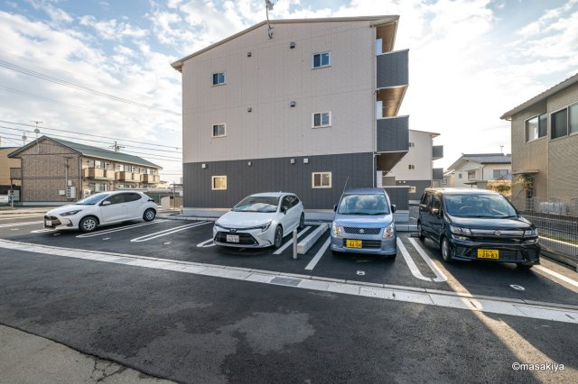 トリシア南俣　ウエストの駐車場