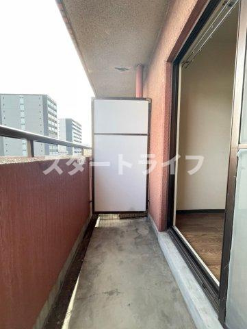 大阪市淀川区木川西４丁目の賃貸マンションのバルコニー