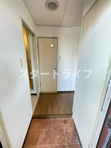大阪市淀川区木川西４丁目の賃貸マンションの玄関