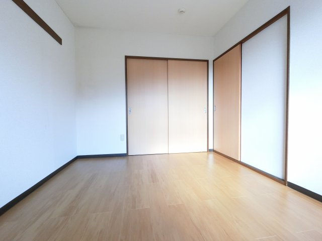 【寝室】