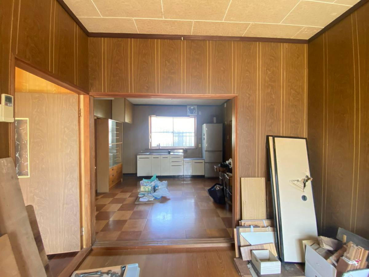 海南市大野中　中古戸建の居間・リビング
