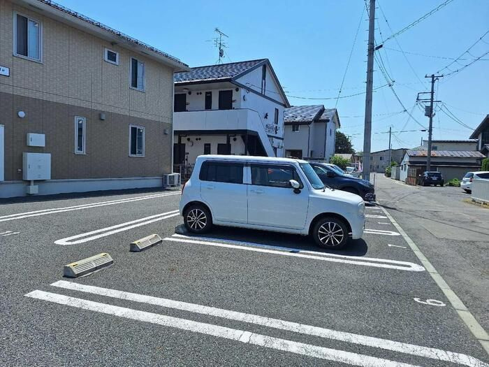 リーラの駐車場