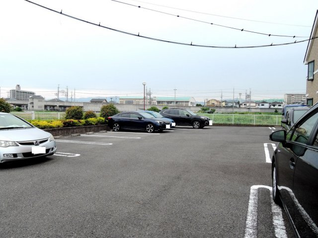 【駐車場】