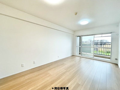 【居間・リビング】 | メゾン千里丘Ｔ棟5番街 | エイブルだけの嬉しいサービス、ご用意しております。詳細は、お気軽に当社までお問合せ下さいませ！