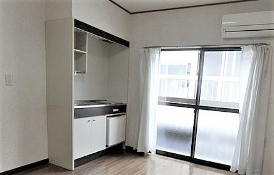 八王子市上野町のアパートの居間・リビング