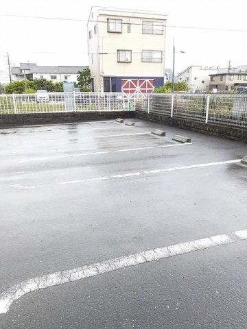 プラシードⅤの駐車場
