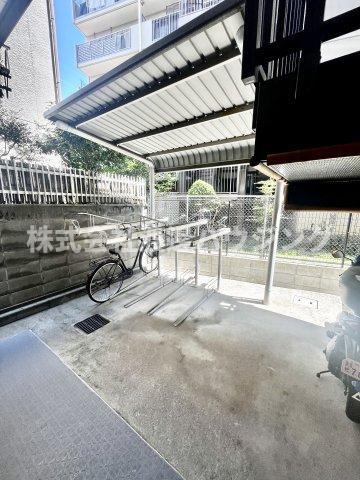 クローバーハイツの駐車場