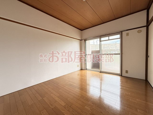 プレアール荒木の洋室|落ち着いた色調の洋室です