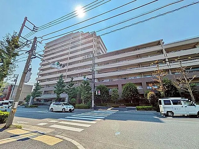 東京アクアージュの外観|「大師前」駅徒歩５分！徒歩圏内にスーパー等があり生活住環境良好な平成１５年築の耐震基準適合マンション、東京アクアージュは即日現地案内可能となっておりますので、お気軽にお問い合わせください！