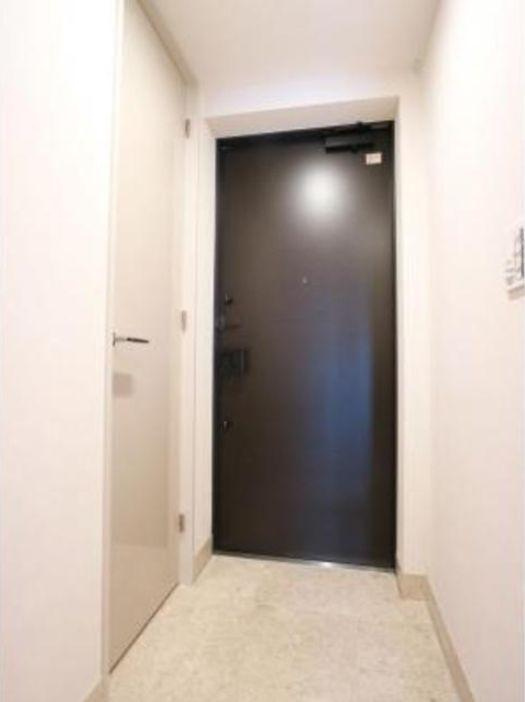 ジオ四谷荒木町の玄関