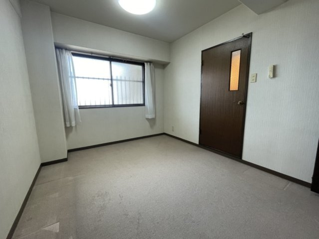 ヴィアーバン本町の洋室