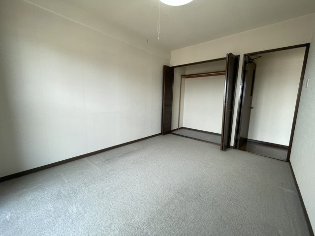 ヴィアーバン本町の洋室