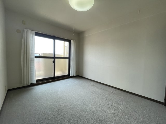 ヴィアーバン本町の洋室