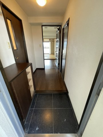 ヴィアーバン本町の玄関