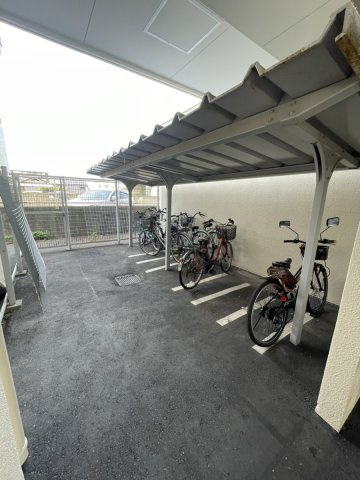 ヴィアーバン本町の駐輪場