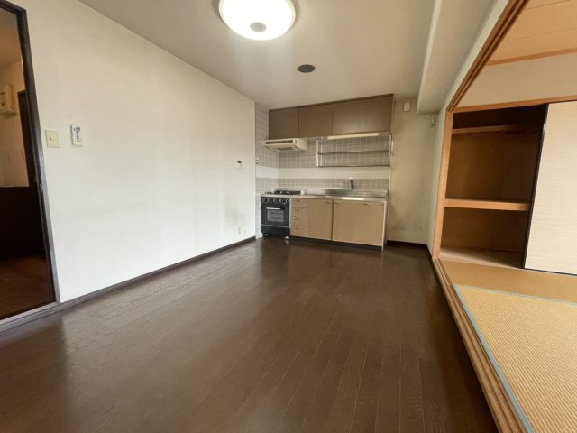 ヴィアーバン本町の居間・リビング