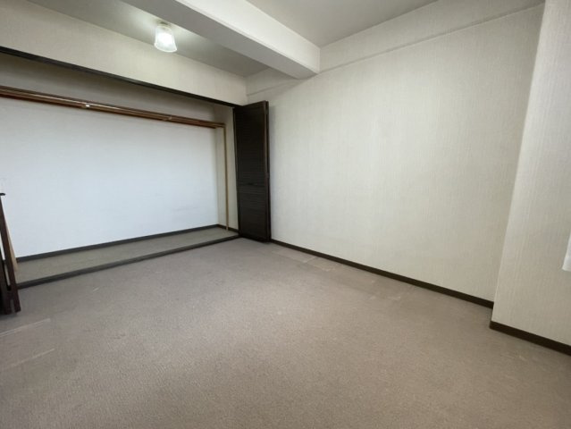 ヴィアーバン本町の洋室