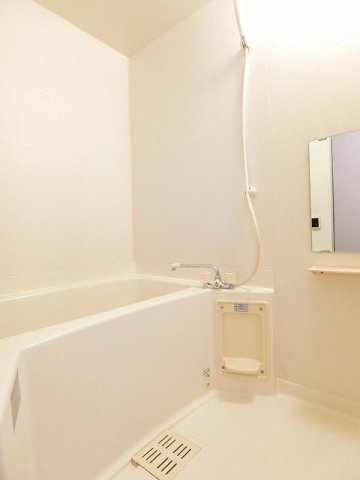 【浴室】 | シャンドフルールＢ | 落ち着いた空間のお風呂です