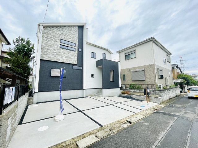 四街道市旭ケ丘3丁目2期【現地販売物件】の前面道路含む現地写真