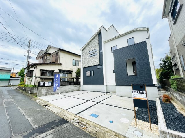 四街道市旭ケ丘3丁目2期【現地販売物件】の前面道路含む現地写真